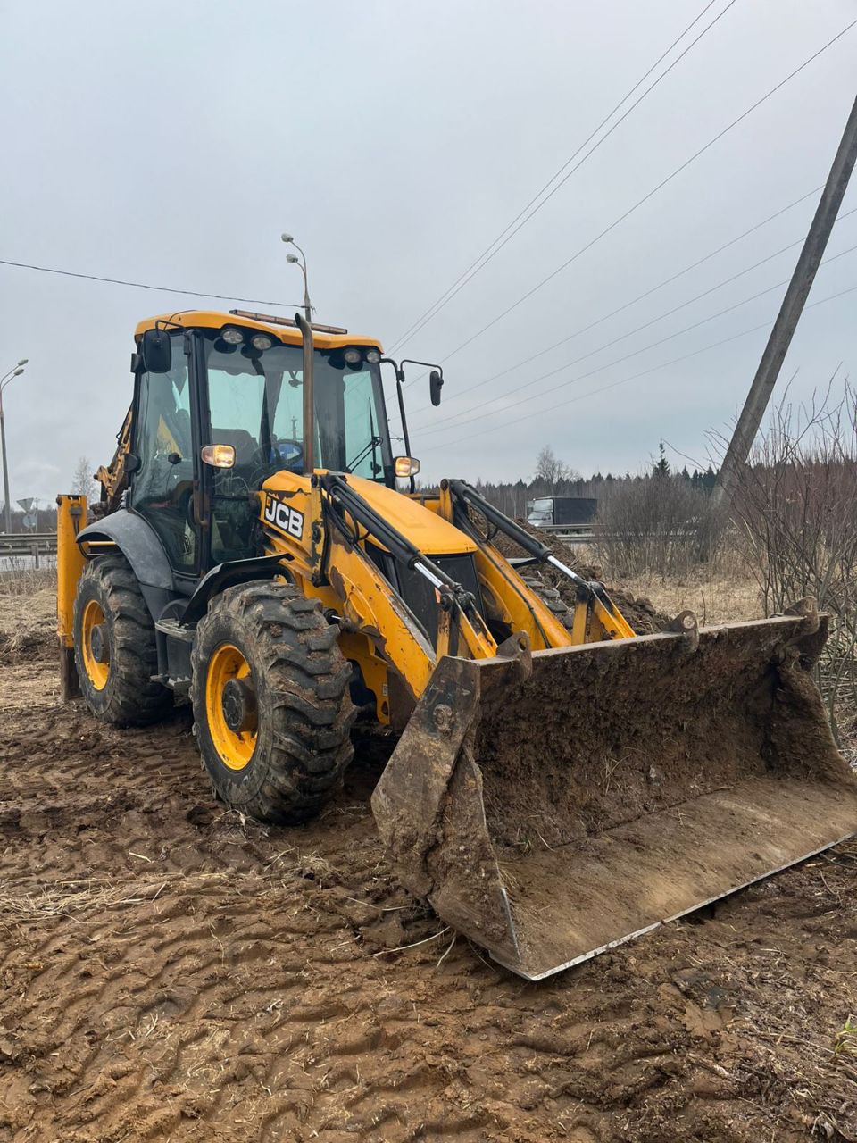 Услуги экскаватора-погрузчика в Малоярославце